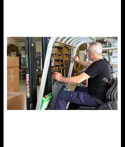 Controllo elettronico di accessi a macchine utensili e sollevatori